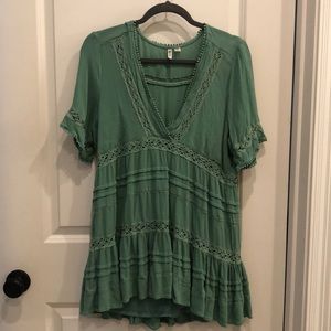 Large Versona Green Blouse